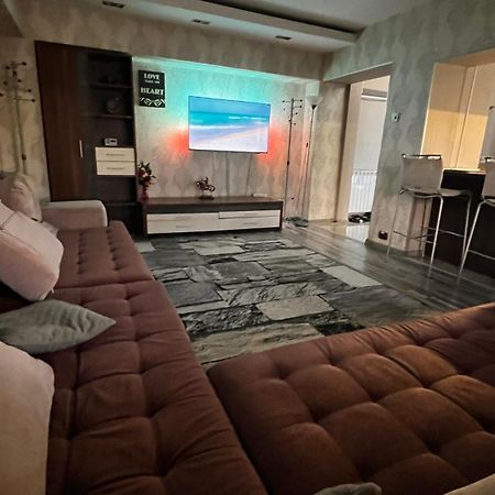 Luxury Lägenhet Bukarest Exteriör bild