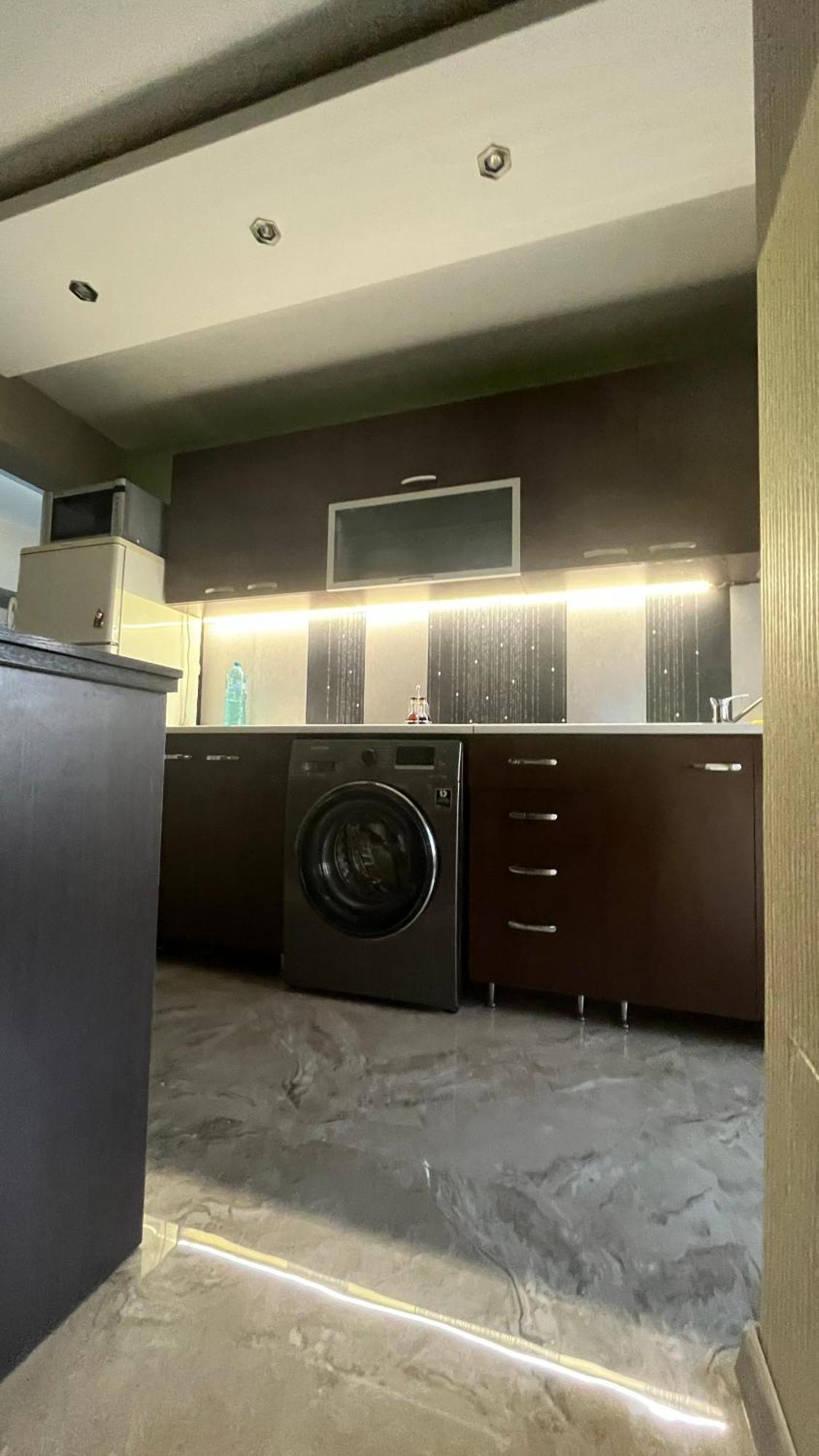 Luxury Lägenhet Bukarest Exteriör bild